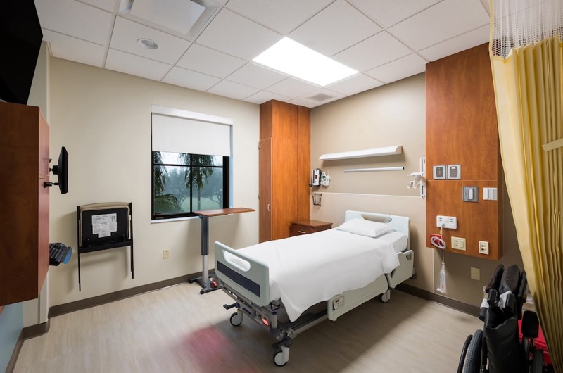 the Palm Beaches - ResidentRoom - ARU